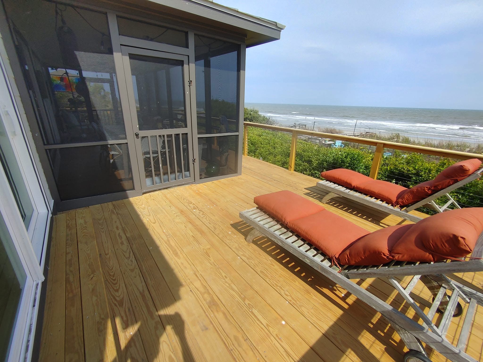 Custom deck and screened porch built by C&A Custom Builders